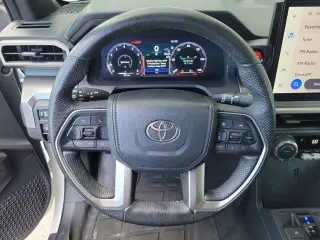 Toyota Tacoma 2024 4x4 SR5 4 puertas Cabina Doble 5.0 pies SB