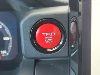 Toyota Tacoma 2024 4x4 SR5 4 puertas Cabina Doble 5.0 pies SB