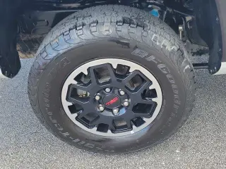 Toyota Tacoma 2024 4x4 SR5 4 puertas Cabina Doble 5.0 pies SB