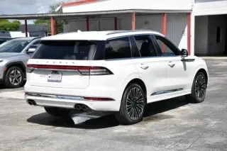 Lincoln Aviator Black Label