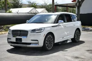 Lincoln Aviator Black Label