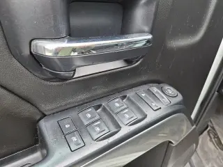 Chevrolet Silverado 1500 2014 4x4 LT 4 puertas Cabina Crew 5.8 pies. Caja corta