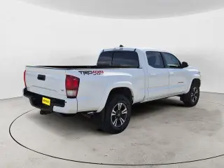Toyota Tacoma 2017 4x4 TRD Sport 4 puertas Doble Cabina 6.1 ft LB