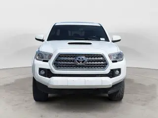 Toyota Tacoma 2017 4x4 TRD Sport 4 puertas Doble Cabina 6.1 ft LB
