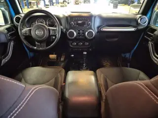 Jeep Wrangler Unlimited 2017 4x4 Sahara SUV de 4 puertas