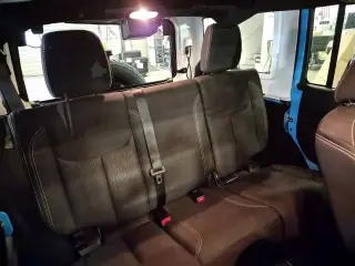 Jeep Wrangler Unlimited 2017 4x4 Sahara SUV de 4 puertas