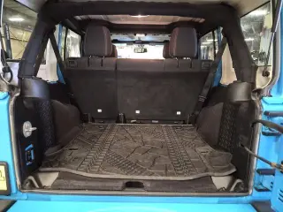 Jeep Wrangler Unlimited 2017 4x4 Sahara SUV de 4 puertas