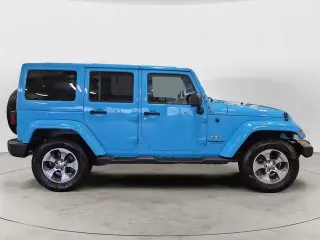 Jeep Wrangler Unlimited 2017 4x4 Sahara SUV de 4 puertas