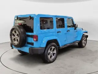 Jeep Wrangler Unlimited 2017 4x4 Sahara SUV de 4 puertas