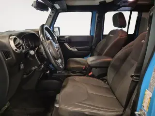 Jeep Wrangler Unlimited 2017 4x4 Sahara SUV de 4 puertas