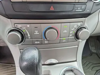 Toyota Highlander 2010 AWD Base 4 puertas SUV