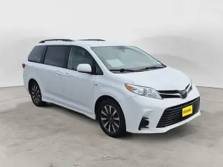 Toyota Sienna 2019 AWD LE 7 pasajeros 4 puertas Minivan