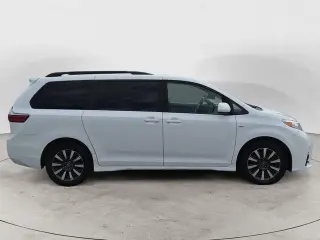 Toyota Sienna 2019 AWD LE 7 pasajeros 4 puertas Minivan