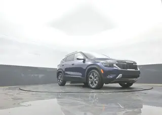 Kia Seltos 2024 S 4dr SUV