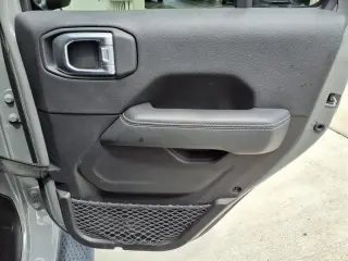 Jeep Wrangler 2023 4x4 Sahara 4 puertas SUV
