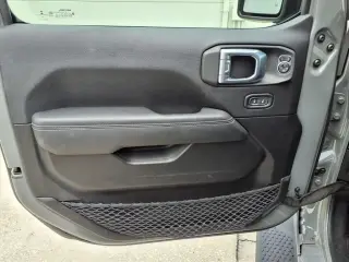 Jeep Wrangler 2023 4x4 Sahara 4 puertas SUV