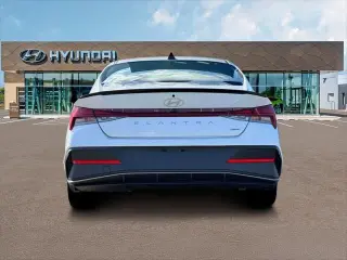 Hyundai ELANTRA Híbrido 2025 SEL Sport 4 puertas Sedan