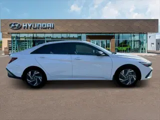 Hyundai ELANTRA Híbrido 2025 SEL Sport 4 puertas Sedan
