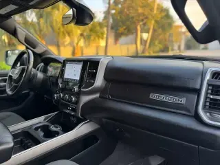 Ram 1500 Big Horn ( Diesel )