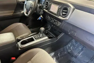 Toyota Tacoma 2019 4x4 TRD Off-Road 4 puertas Cabina Doble 6.1 pies LB
