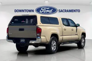 Toyota Tacoma 2019 4x4 TRD Off-Road 4 puertas Cabina Doble 6.1 pies LB