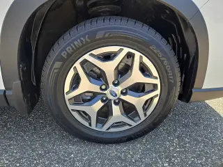 Subaru Forester 2024 AWD Premium 4 puertas Crossover