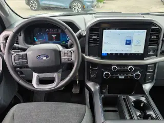 Ford F-150 2025 4x4 XLT 4 puertas SuperCrew 5.5 pies. SB