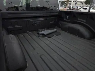 Ford F-150 2025 4x4 XLT 4 puertas SuperCrew 5.5 pies. SB