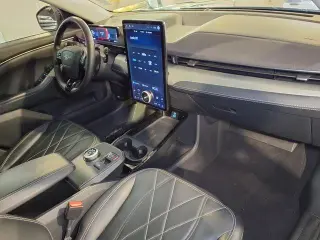 Ford Mustang Mach-E 2023 AWD California Route 1 4 puertas SUV