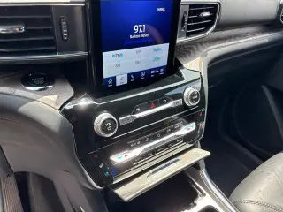 Ford Explorer 2022 AWD Platinum 4 puertas SUV