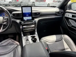 Ford Explorer 2022 AWD Platinum 4 puertas SUV