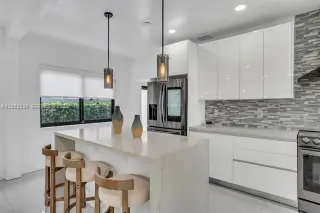 Propiedad en alquiler con 3 habitaciones y 3 baños en Miami