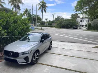 Propiedad en alquiler con 3 habitaciones y 2 baños en Miami
