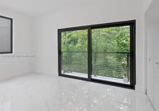Propiedad en alquiler con 3 habitaciones y 2.5 baños en Miami