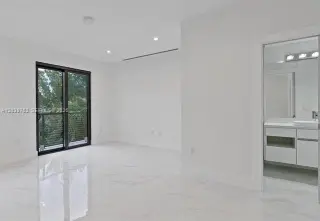 Propiedad en alquiler con 3 habitaciones y 2.5 baños en Miami