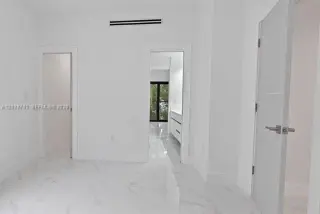 Propiedad en alquiler con 3 habitaciones y 2.5 baños en Miami