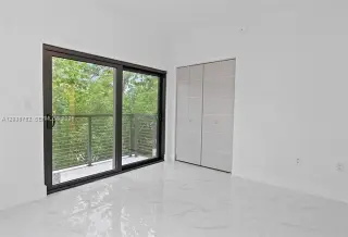 Propiedad en alquiler con 3 habitaciones y 2.5 baños en Miami