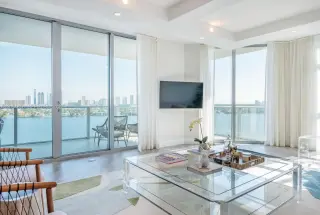 Propiedad en alquiler con 3 habitaciones y 3.5 baños en North Miami Beach