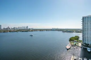 Propiedad en alquiler con 3 habitaciones y 3.5 baños en North Miami Beach