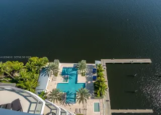 Propiedad en alquiler con 3 habitaciones y 3.5 baños en North Miami Beach