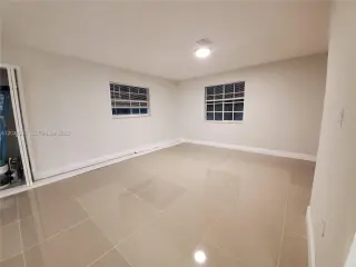 Propiedad en alquiler con 3 habitaciones y 2 baños en Miami