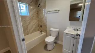 Propiedad en alquiler con 3 habitaciones y 2 baños en Miami