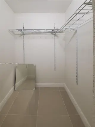 Propiedad en alquiler con 3 habitaciones y 2 baños en Miami