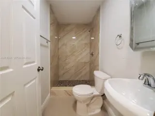 Propiedad en alquiler con 3 habitaciones y 2 baños en Miami
