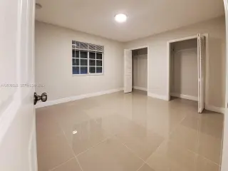 Propiedad en alquiler con 3 habitaciones y 2 baños en Miami