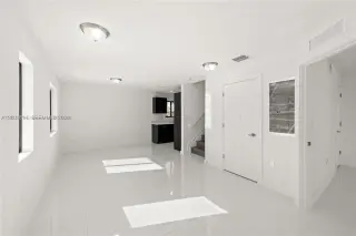 Propiedad en alquiler con 3 habitaciones y 2.5 baños en Miami