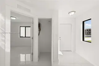 Propiedad en alquiler con 3 habitaciones y 2.5 baños en Miami