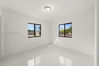 Propiedad en alquiler con 3 habitaciones y 2.5 baños en Miami