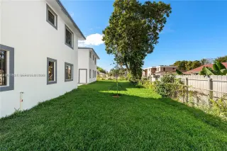 Propiedad en alquiler con 3 habitaciones y 2.5 baños en Miami