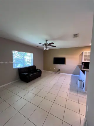 Propiedad en alquiler con 3 habitaciones y 2.5 baños en Miami